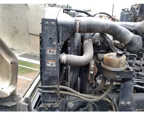 PETERBILT 330 Radiator