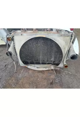 PETERBILT 330 Radiator