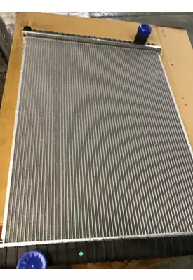 PETERBILT 330 Radiator