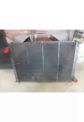 PETERBILT 330 Radiator