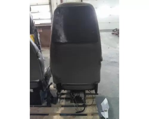 PETERBILT 330 SEAT, FRONT