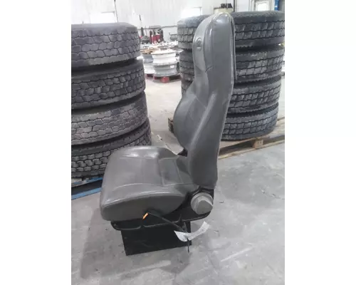 PETERBILT 330 SEAT, FRONT