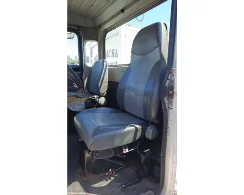 PETERBILT 330 SEAT, FRONT