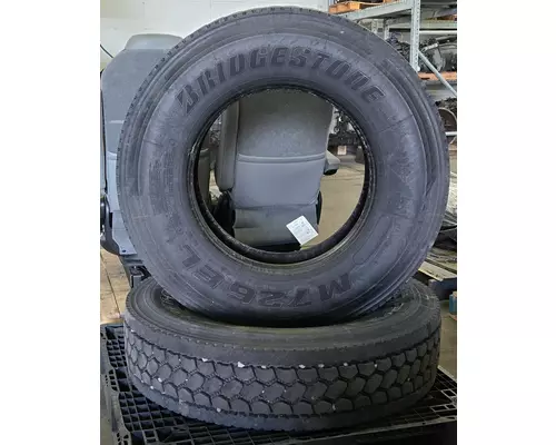 PETERBILT 330 Tires