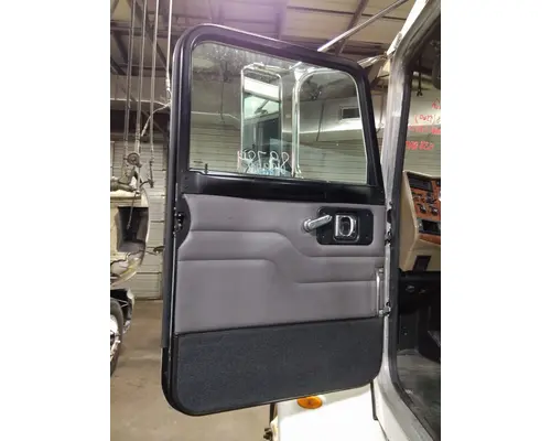 PETERBILT 335 2005-2010 DOOR ASSEMBLY, FRONT