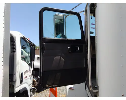 PETERBILT 335 2005-2010 DOOR ASSEMBLY, FRONT