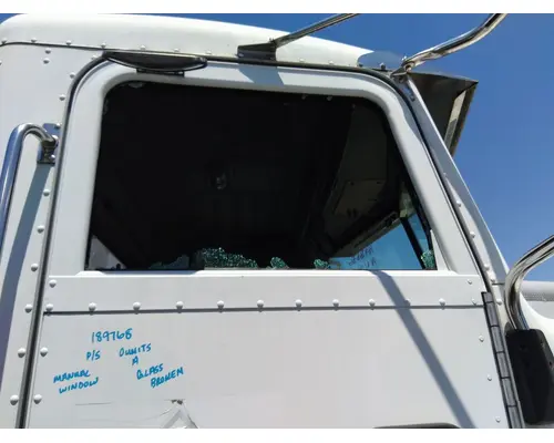 PETERBILT 335 2005-2010 DOOR ASSEMBLY, FRONT