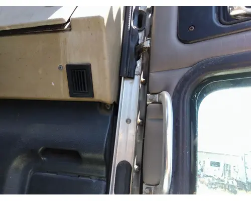 PETERBILT 335 2005-2010 DOOR ASSEMBLY, FRONT