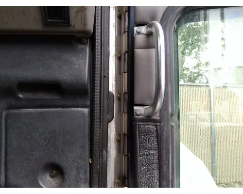 PETERBILT 335 2005-2010 DOOR ASSEMBLY, FRONT