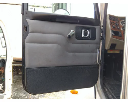 PETERBILT 335 2005-2010 DOOR ASSEMBLY, FRONT