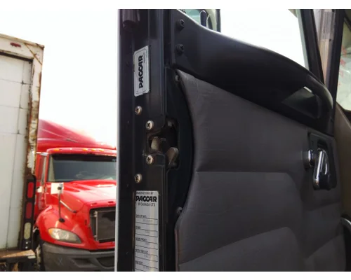 PETERBILT 335 2005-2010 DOOR ASSEMBLY, FRONT