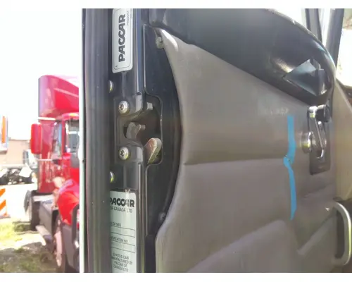PETERBILT 335 2005-2010 DOOR ASSEMBLY, FRONT