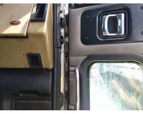PETERBILT 335 2005-2010 DOOR ASSEMBLY, FRONT