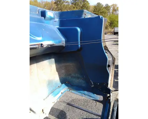 PETERBILT 335 2005-2020 HOOD