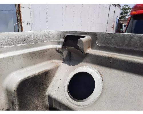 PETERBILT 335 2005-2020 HOOD