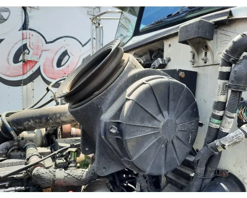 PETERBILT 335 AIR CLEANER