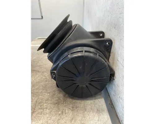 PETERBILT 335 Air Cleaner