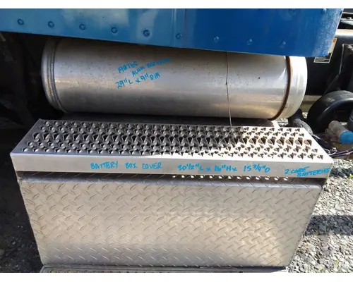 PETERBILT 335 BATTERY BOX COVER
