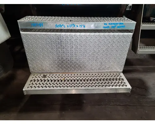 PETERBILT 335 BATTERY BOX