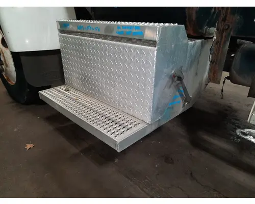 PETERBILT 335 BATTERY BOX