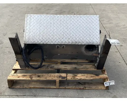 PETERBILT 335 Battery Box