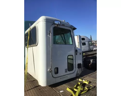 PETERBILT 335 CAB