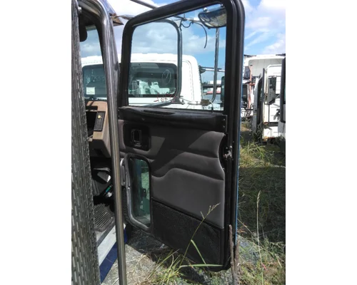 PETERBILT 335 CAB