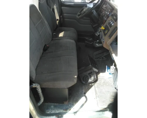 PETERBILT 335 CAB