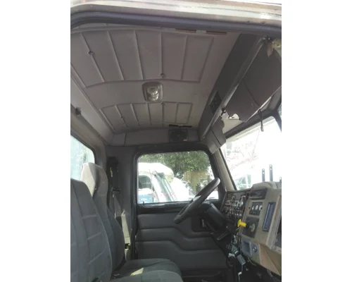 PETERBILT 335 CAB