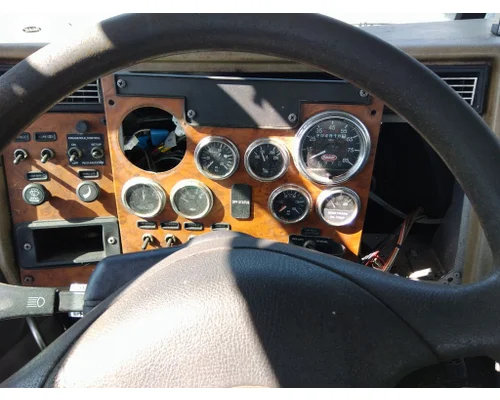 PETERBILT 335 CAB