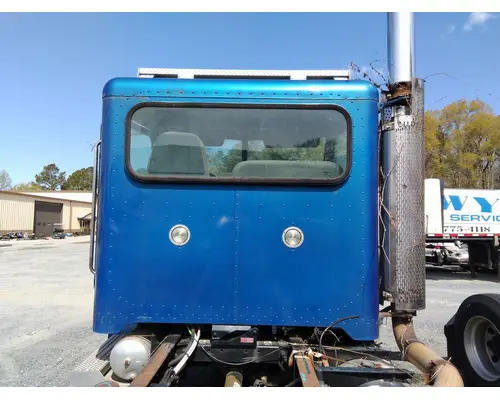 PETERBILT 335 CAB