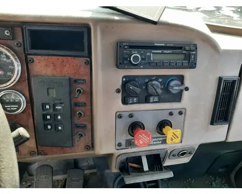 PETERBILT 335 CAB