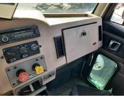 PETERBILT 335 CAB