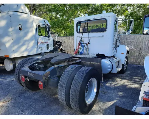 PETERBILT 335 CAB