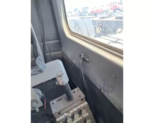 PETERBILT 335 Cab Mount