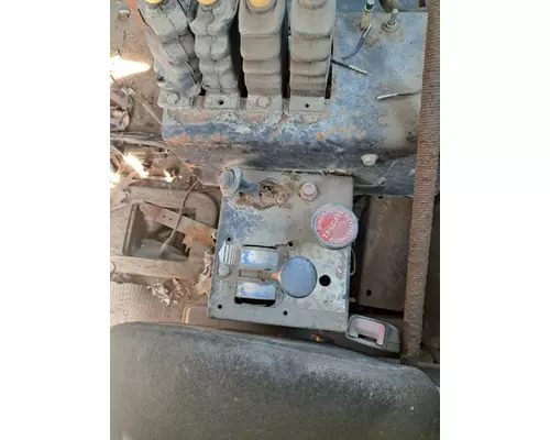 PETERBILT 335 Cab Mount