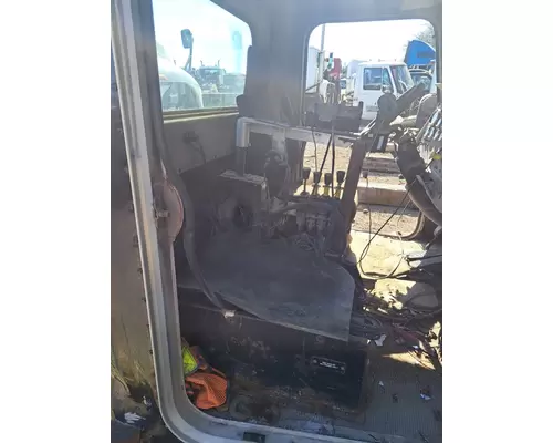 PETERBILT 335 Cab Mount
