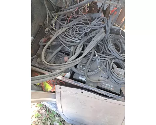 PETERBILT 335 Cab Mount