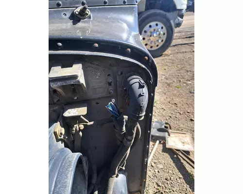PETERBILT 335 Cab Mount