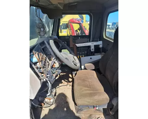 PETERBILT 335 Cab Mount