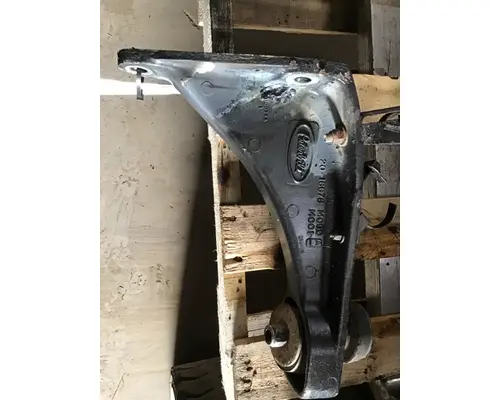 PETERBILT 335 Cab Mounts