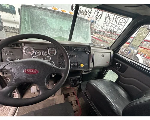 PETERBILT 335 Cab