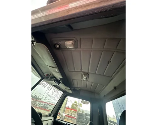 PETERBILT 335 Cab