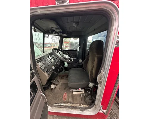 PETERBILT 335 Cab