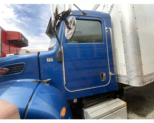 PETERBILT 335 Cab