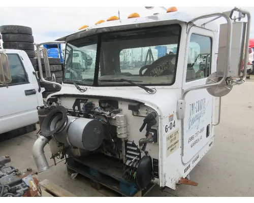 PETERBILT 335 Cab