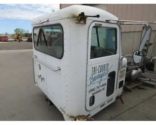 PETERBILT 335 Cab