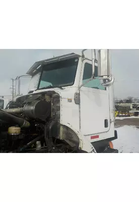 PETERBILT 335 Cab