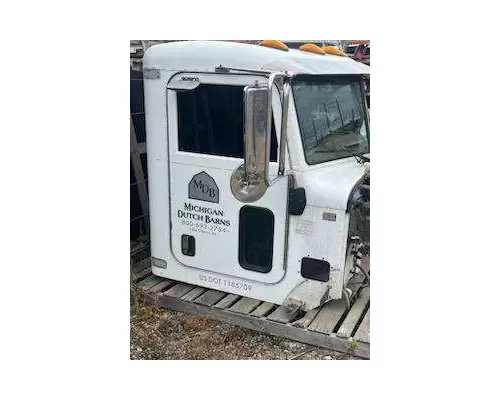 PETERBILT 335 Cab