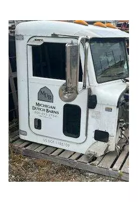 PETERBILT 335 Cab